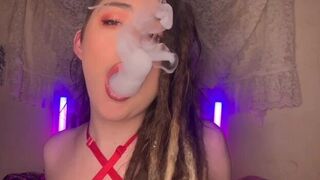 Vape and smoke fetish play with gorgeous hippy college slut - porn video